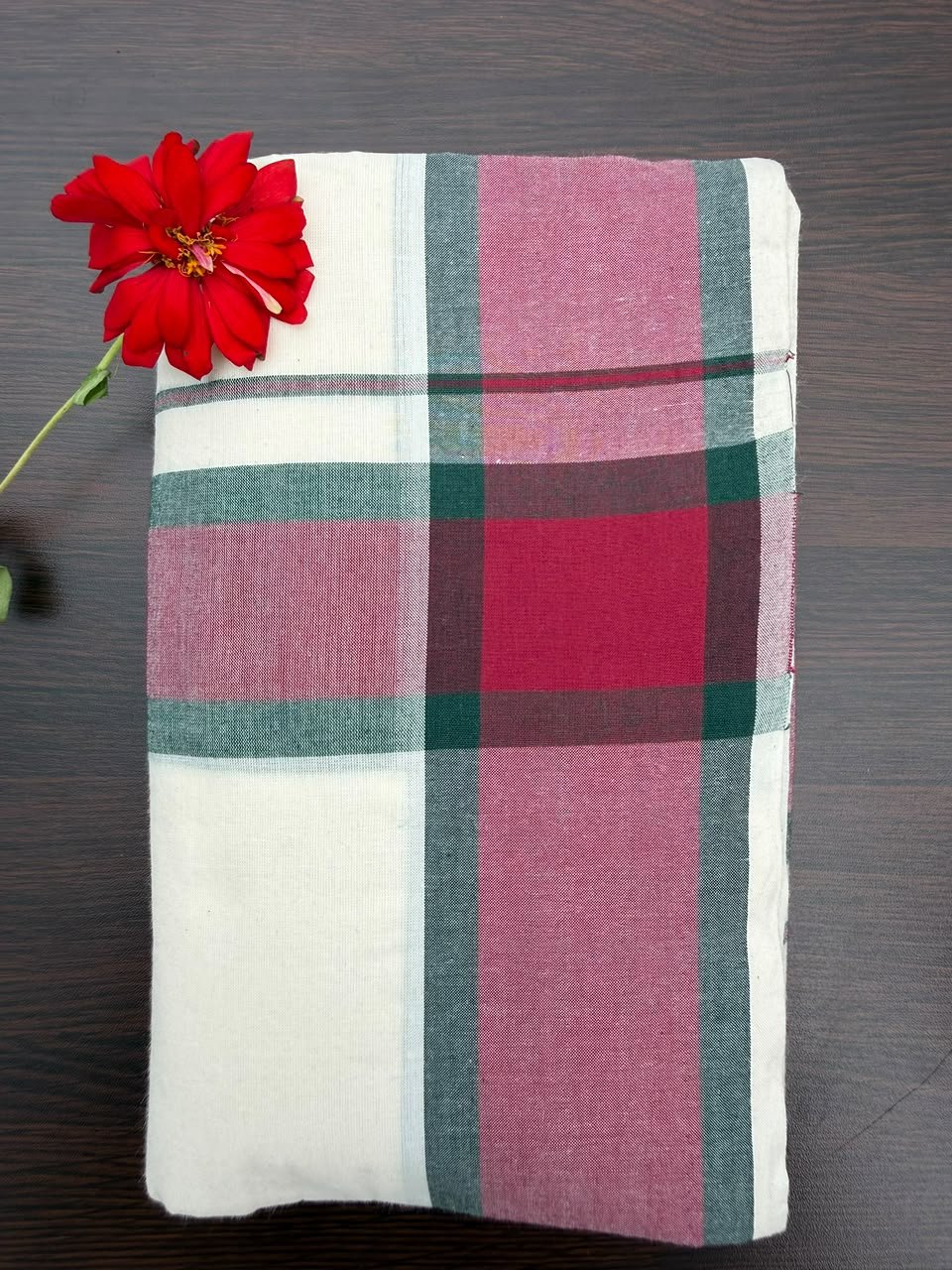 Settu Mundu Red/Green